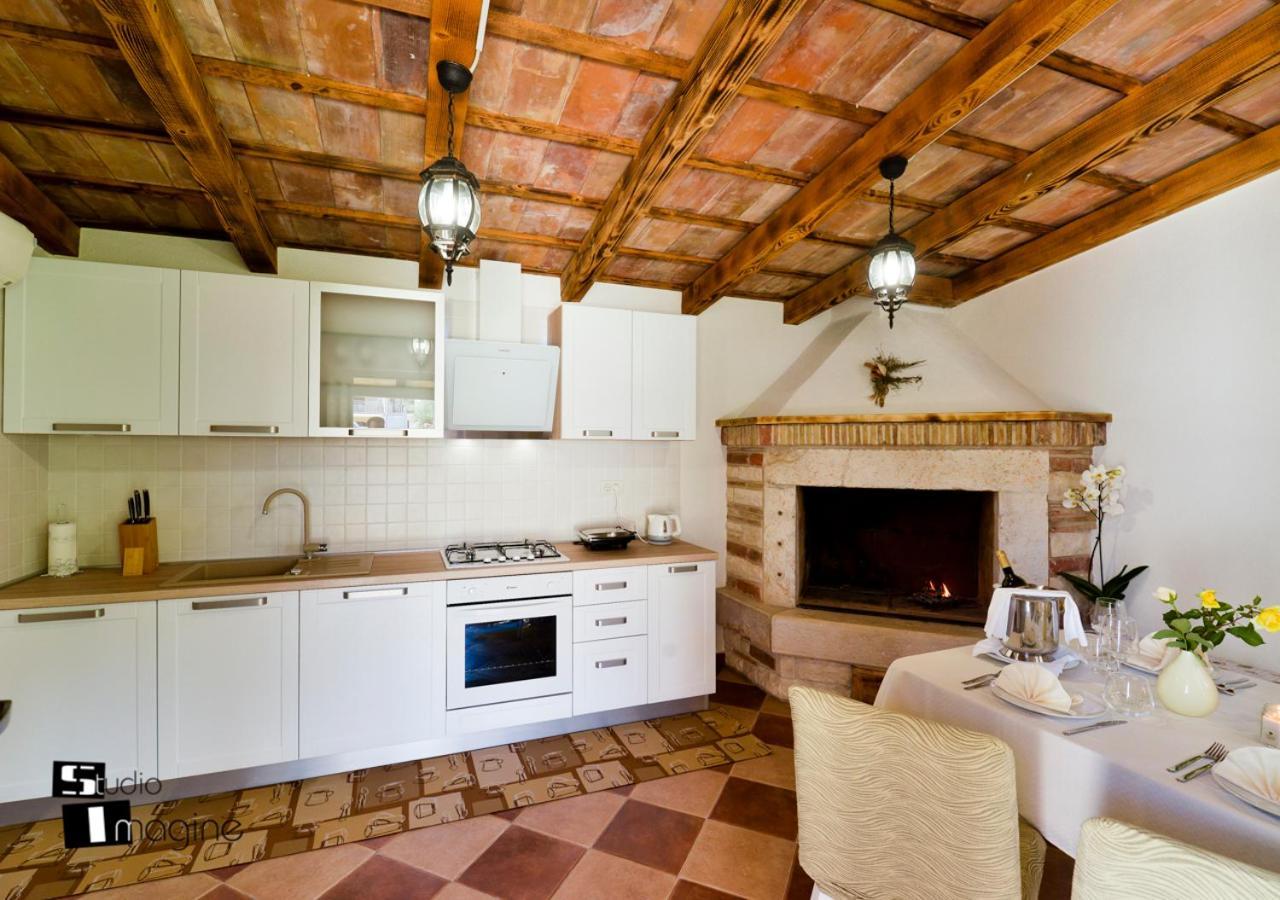 Charming Stone Cottage By The Sea Umag Kültér fotó