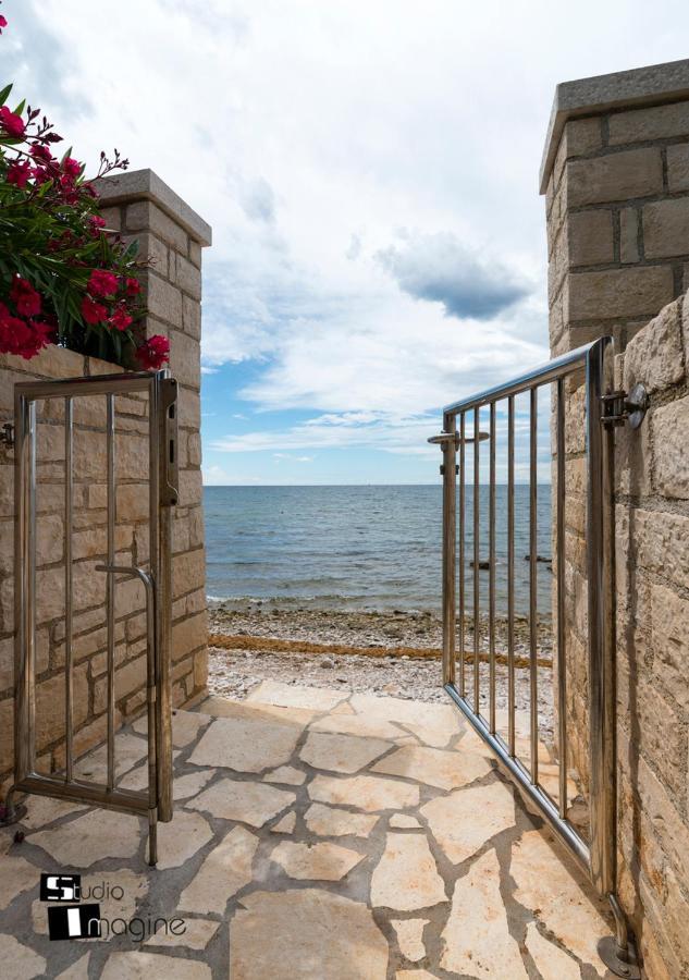 Charming Stone Cottage By The Sea Umag Kültér fotó