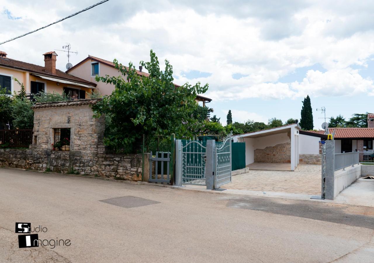 Charming Stone Cottage By The Sea Umag Kültér fotó